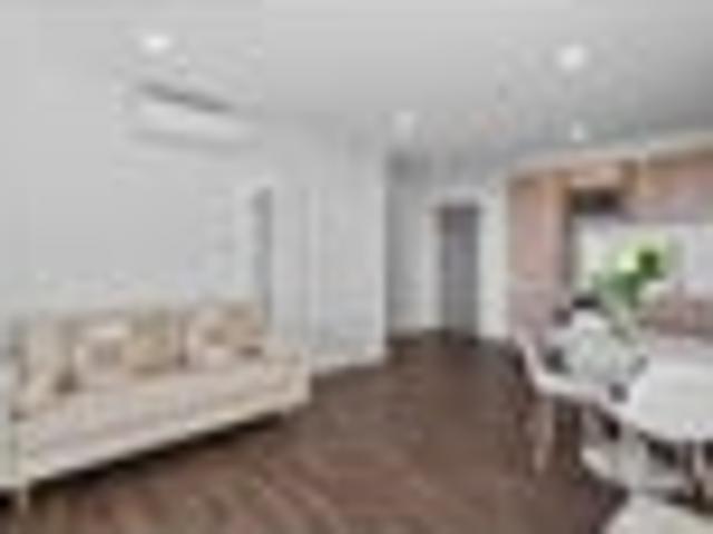 Apartment for sale in Penrose, Oroua County
