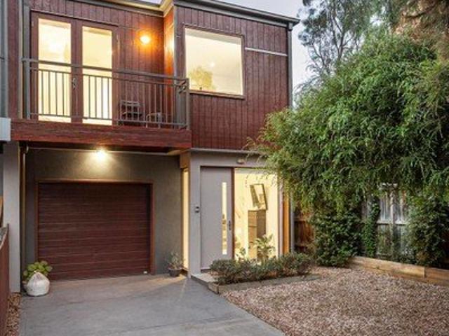 Townhouse for sale in Camerons Creek, Victoria