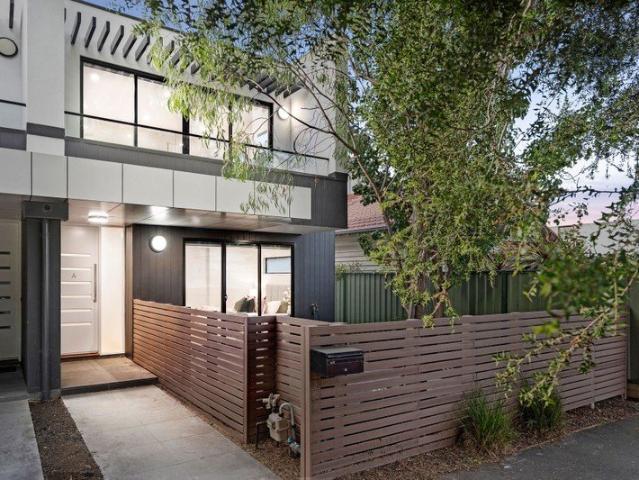 Townhouse for sale in Camerons Creek, Victoria