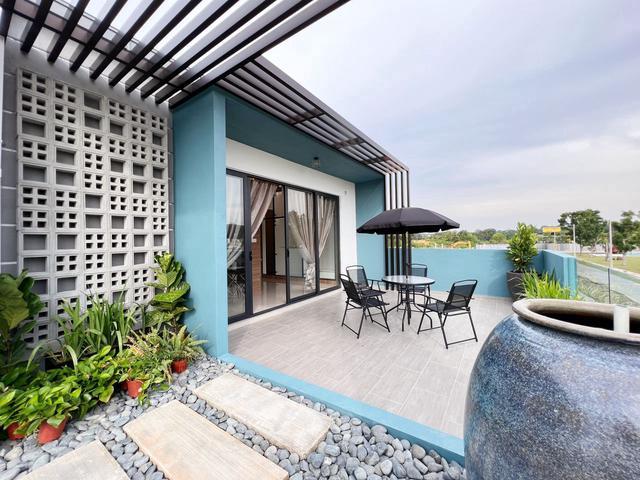 Terraced House for sale in Malaka