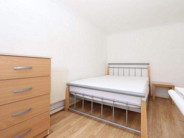Room for rent in Maryland, Greater London