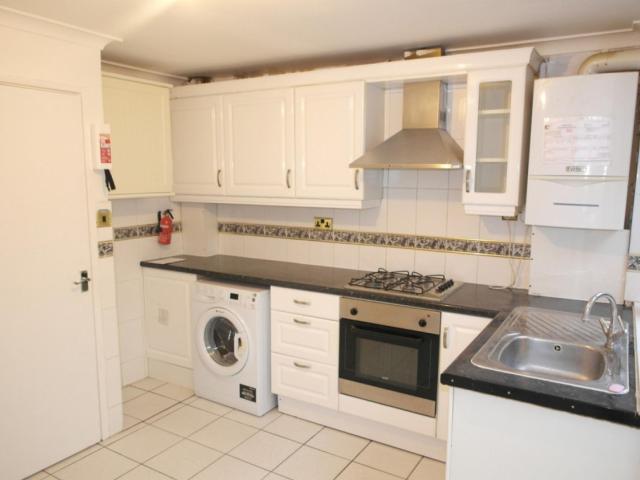 Room for rent in Maryland, Greater London