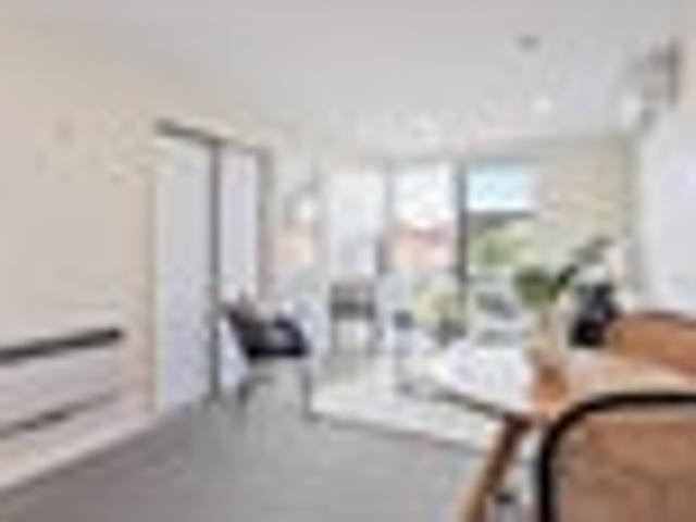 Apartment for sale in Addington, Canterbury