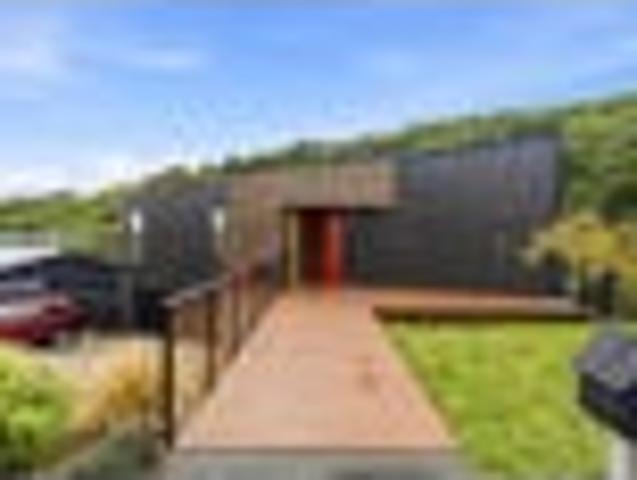 House for sale in Otakou