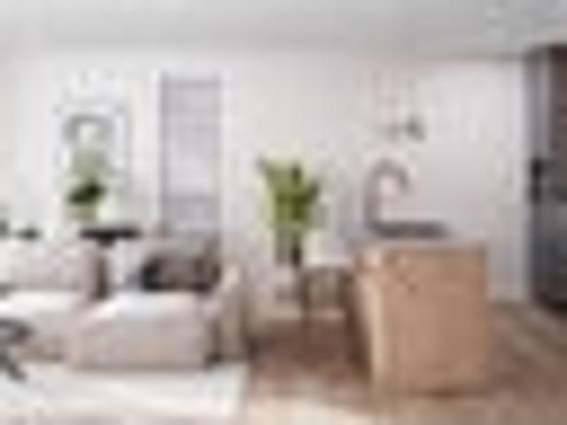 Townhouse for sale in Chaslands, Canterbury