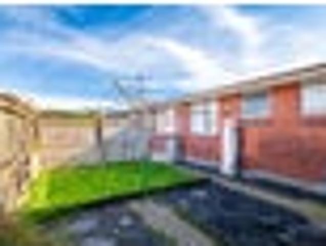 Apartment for sale in Chaslands, Canterbury