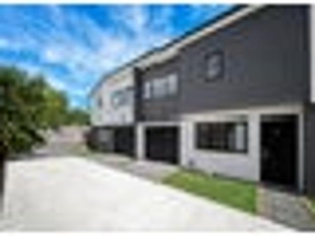 Townhouse for sale in Manurewa