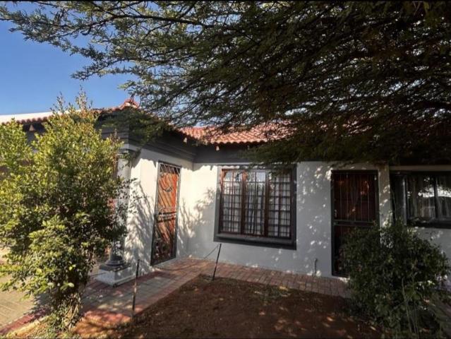 House for rent in Fir Grove, Akasia