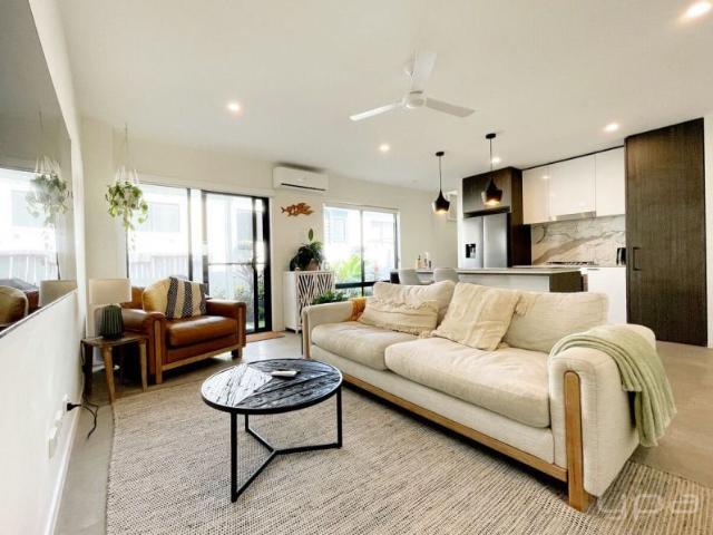 Townhouse for rent in Fernbrook, Queensland