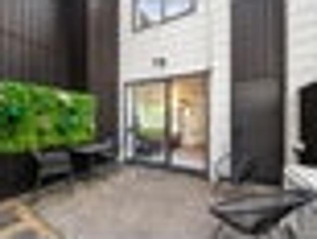 Townhouse for sale in Paremoremo