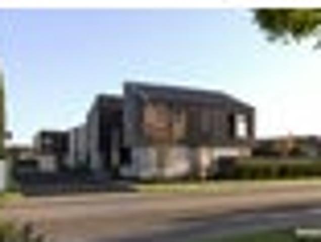 Townhouse for sale in Chaslands, Canterbury