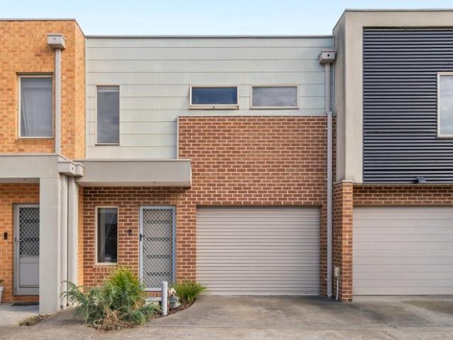 Townhouse for rent in Camerons Creek, Victoria