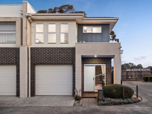 Townhouse for sale in Camerons Creek, Victoria