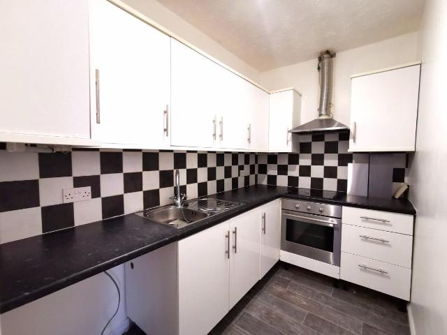 Apartment for rent in Half Acres, Wakefield