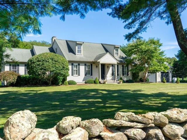House for sale in Dartmouth, Bristol County