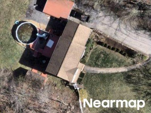 House for sale in Charlton
