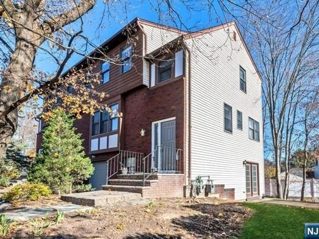 House for sale in Waldwick, New Jersey
