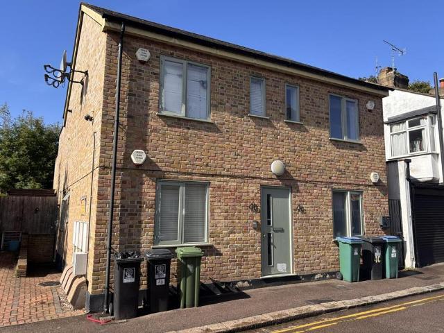 Apartment for rent in Watford Heath, North Watford