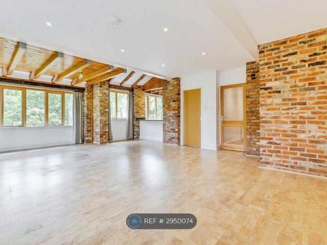 Apartment for rent in Fole, Surrey