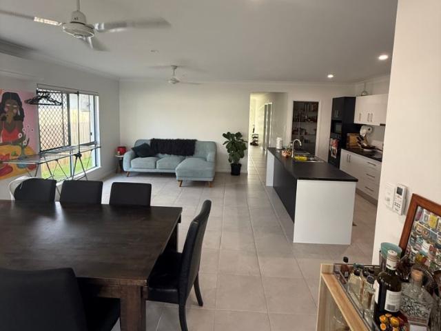 Room for rent in Smithfield, Cairns Regional