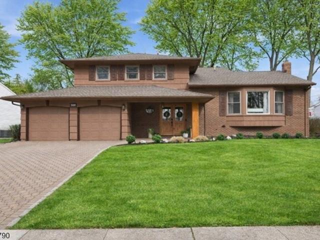 House for sale in Springfield, New Jersey