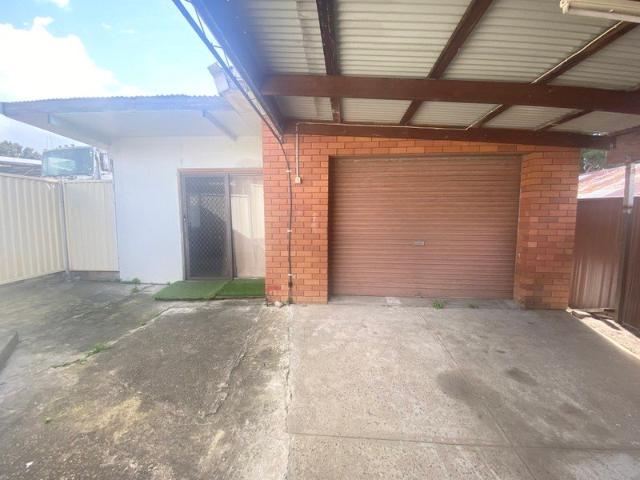 House for rent in Smithfield, Sydney