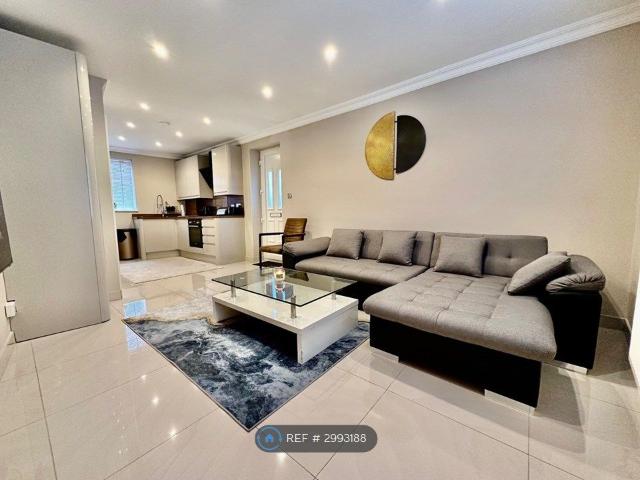 House for rent in Clewer Village, Windsor