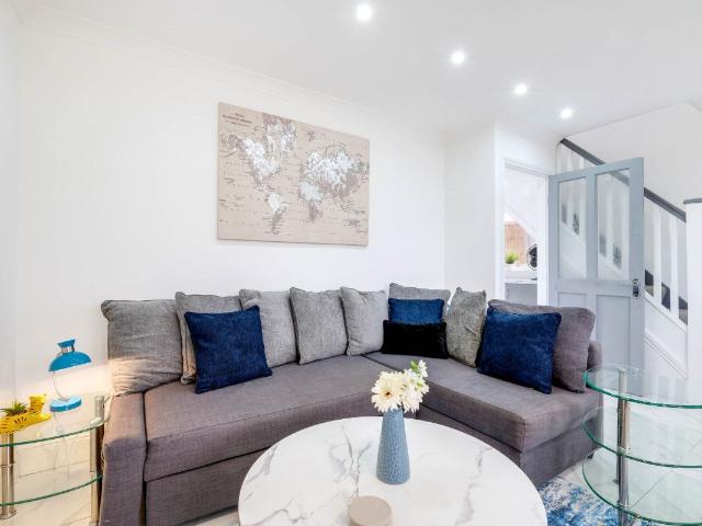 House for rent in Clewer Village, Windsor