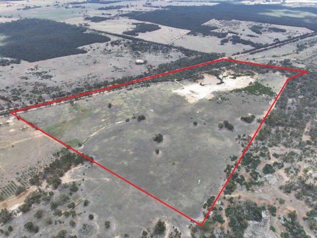 Cottage for sale in Woolshed Flat, Victoria