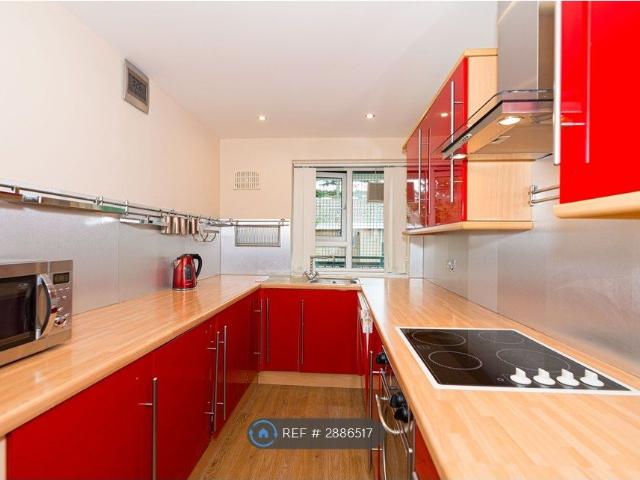 Apartment for rent in Southfields, Greater London