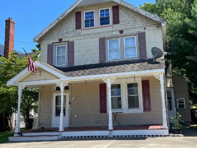 House for sale in Clayton, Kent County