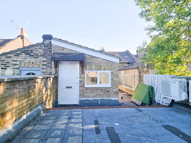 Apartment for rent in Woodford, Greater London