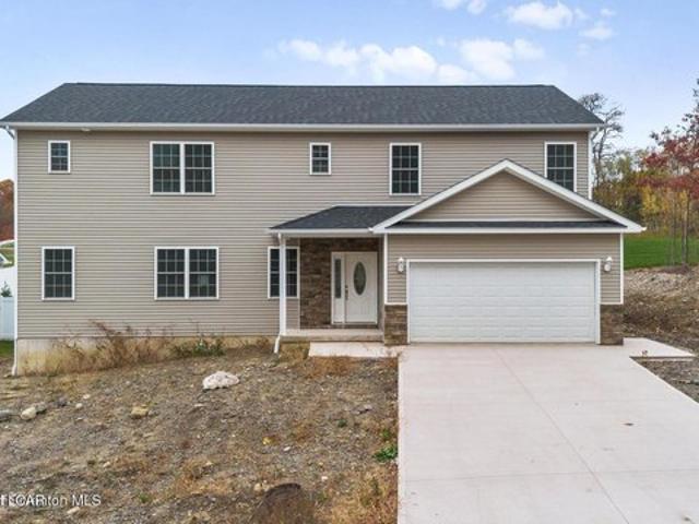 House for sale in Moosic, Pennsylvania