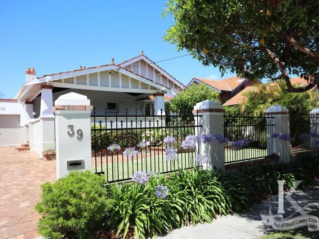 House for sale in Menora, City of Stirling