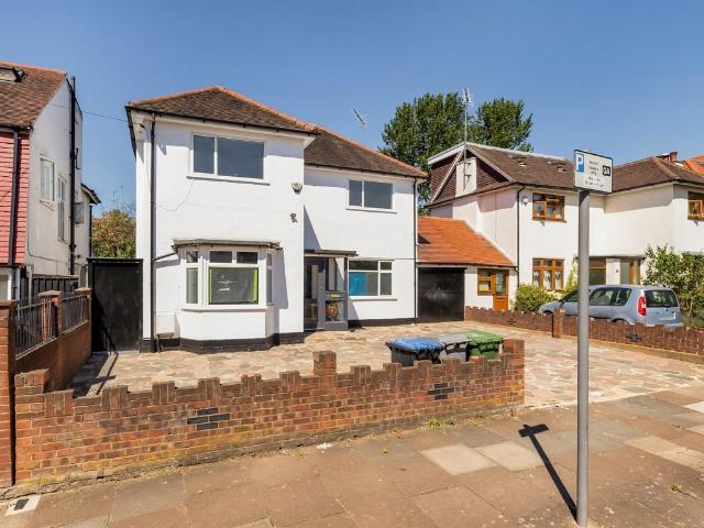 Apartment for rent in Dollis Hill, Greater London