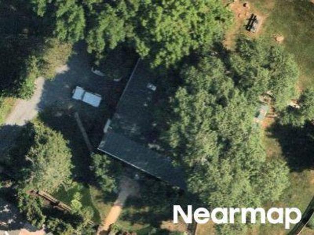 House for sale in Bluemont
