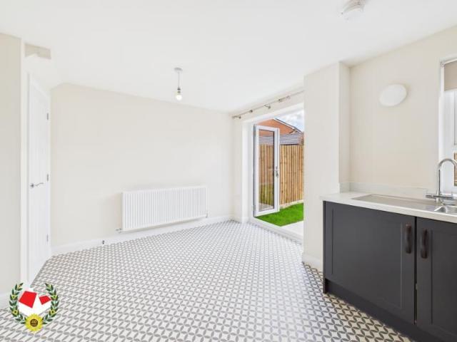 House for rent in Sneedhams Green, Gloucester