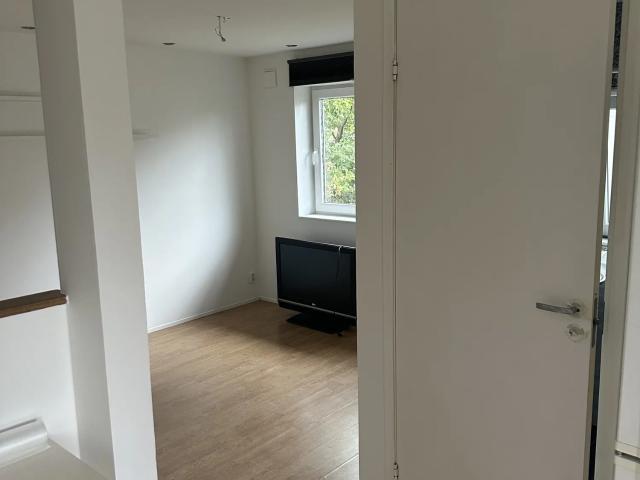 Stuga hyra i Tullinge villastad, Stockholms län