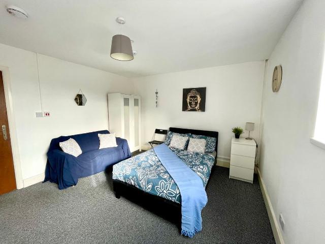 Room for rent in All Saints, West Midlands