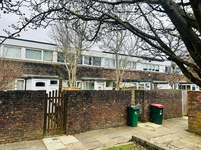 Apartment for rent in Broadfield, Crawley