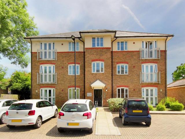 House for rent in London Borough of Ealing, Perivale