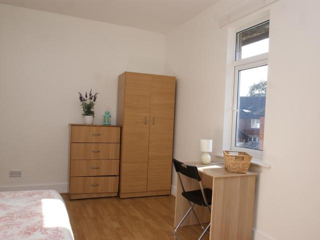 Room for rent in London Borough of Ealing, Greater London