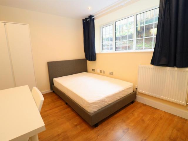 Room for rent in London Borough of Ealing, Hanwell