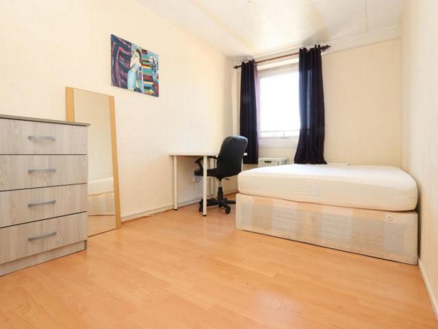 Room for rent in Globe Town, Greater London