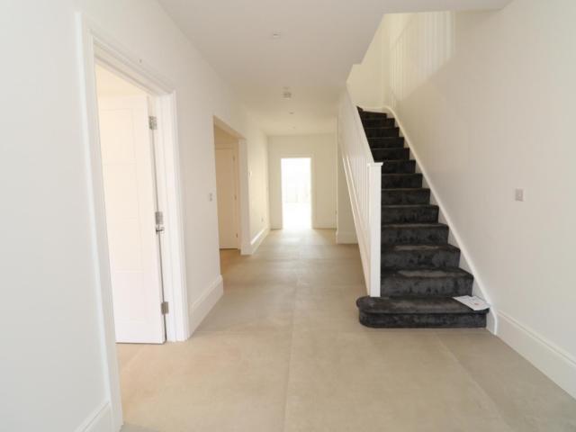 Room for rent in Bush Hill Park, Greater London