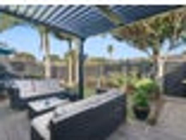 Apartment for sale in Whangaparaoa