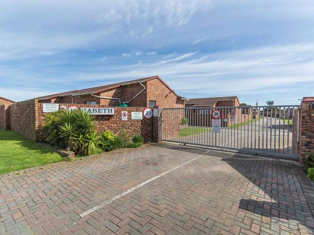 Townhouse for sale in Port Elizabeth, Eastern Cape