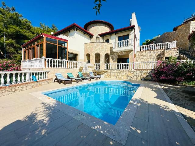 Kuşadasi, Aydin içerisinde satılık Villa