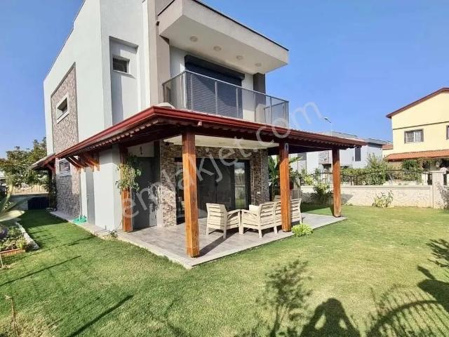 Kuşadasi, Aydin içerisinde satılık Villa