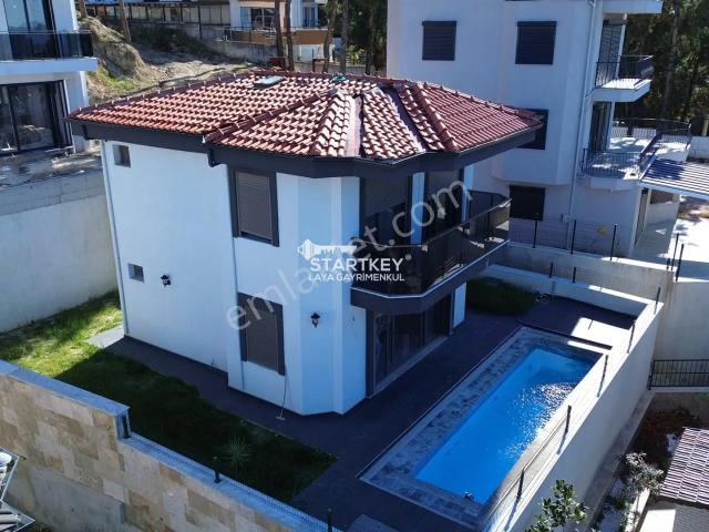 Kuşadasi, Aydin içerisinde satılık Villa